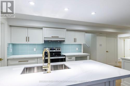 256 Ridge Drive, Milton, ON - Indoor Photo Showing Kitchen With Upgraded Kitchen