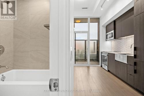 201 - 270 Dufferin Street, Toronto, ON - Indoor Photo Showing Bathroom