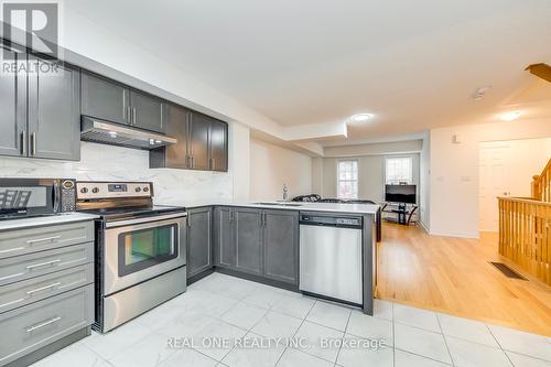 91 - 2280 Baronwood Drive, Oakville, ON - Indoor Photo Showing Kitchen