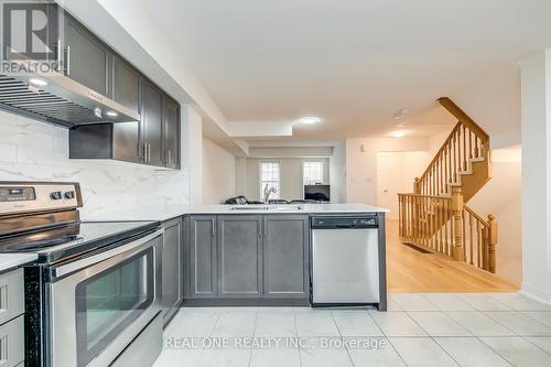 91 - 2280 Baronwood Drive, Oakville, ON - Indoor Photo Showing Kitchen