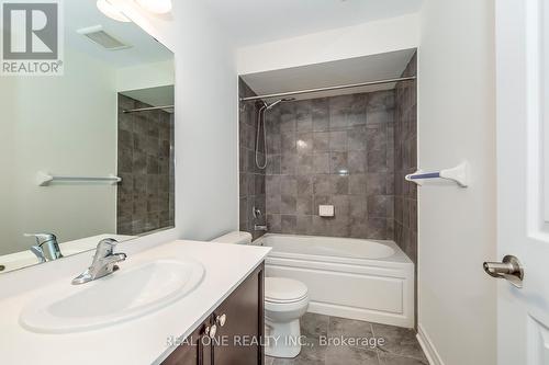 91 - 2280 Baronwood Drive, Oakville, ON - Indoor Photo Showing Bathroom