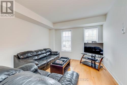 91 - 2280 Baronwood Drive, Oakville, ON - Indoor Photo Showing Living Room