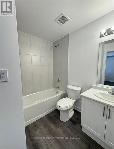 325 - 470 Dundas Street E, Hamilton, ON - Indoor Photo Showing Bathroom