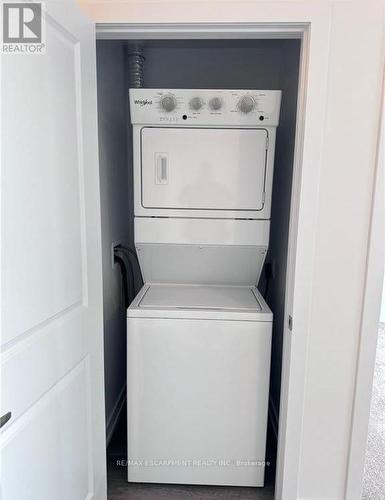 325 - 470 Dundas Street E, Hamilton, ON - Indoor Photo Showing Laundry Room