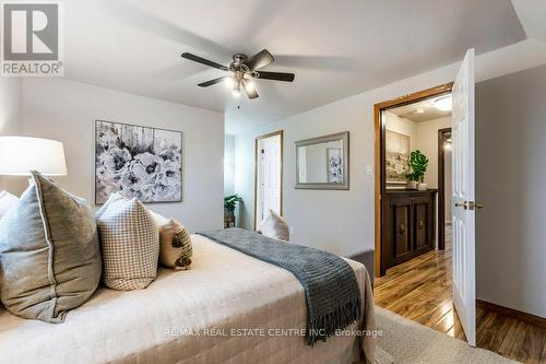 366 East 25Th Street, Hamilton, ON - Indoor Photo Showing Bedroom