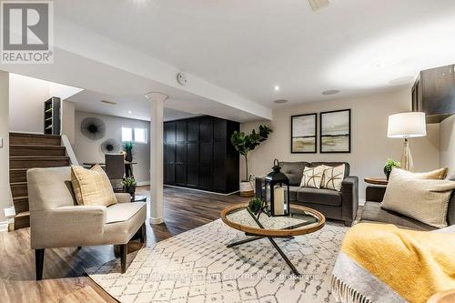 366 East 25Th Street, Hamilton, ON - Indoor Photo Showing Living Room