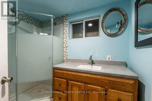 366 East 25Th Street, Hamilton, ON - Indoor Photo Showing Bathroom