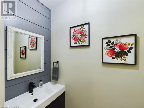 Bathroom featuring vanity - 33 Madwayosh Street, Southampton, ON - Indoor Photo Showing Bathroom