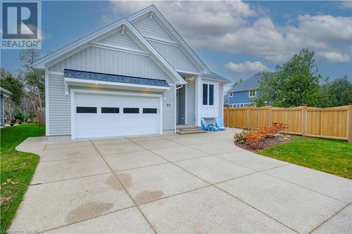 View of front facade - 33 Madwayosh Street, Southampton, ON - Outdoor