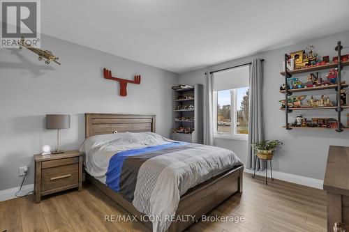 253 Minnie Street, Thames Centre, ON - Indoor Photo Showing Bedroom