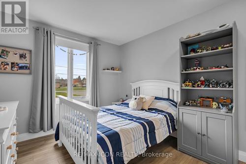 253 Minnie Street, Thames Centre, ON - Indoor Photo Showing Bedroom