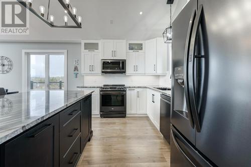 130 Amber Drive, Whitbourne, NL - Indoor Photo Showing Kitchen With Upgraded Kitchen