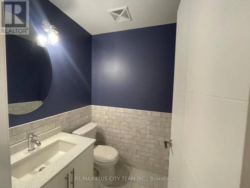 720 - 460 Adelaide Street, Toronto, ON - Indoor Photo Showing Bathroom