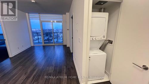 1515 - 120 Varna Drive, Toronto, ON - Indoor Photo Showing Laundry Room