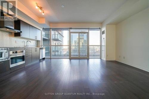 1412 - 352 Front Street W, Toronto, ON - Indoor Photo Showing Kitchen