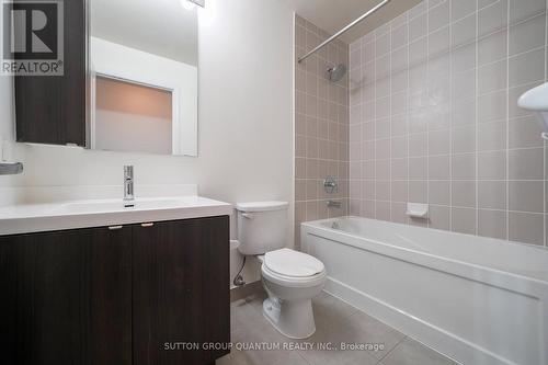 1412 - 352 Front Street W, Toronto, ON - Indoor Photo Showing Bathroom