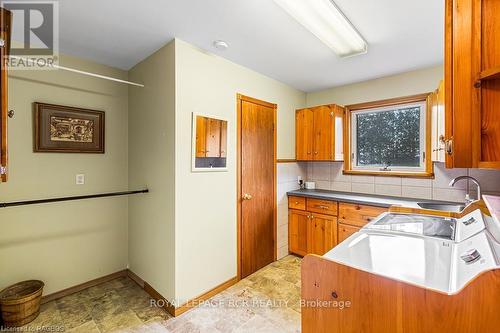 733036 Southgate Sideroad 73, Southgate, ON - Indoor Photo Showing Kitchen