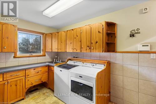 733036 Southgate Sideroad 73, Southgate, ON - Indoor Photo Showing Kitchen