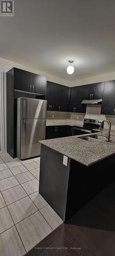 10 Coho Drive, Whitby, ON - Indoor Photo Showing Kitchen