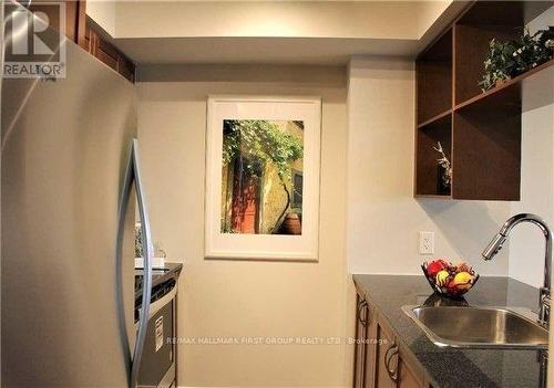 1808 - 125 Village Green Square, Toronto, ON - Indoor Photo Showing Kitchen