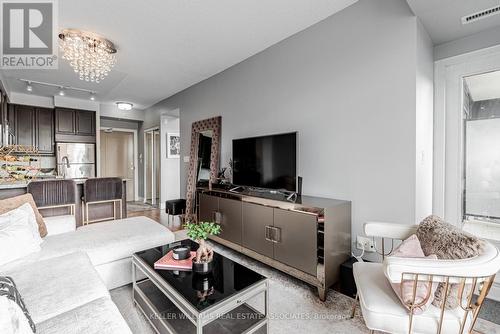 210 - 2396 Major Mackenzie Drive, Vaughan, ON - Indoor Photo Showing Living Room