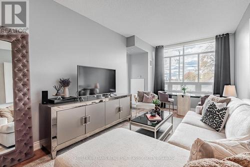 210 - 2396 Major Mackenzie Drive, Vaughan, ON - Indoor Photo Showing Living Room