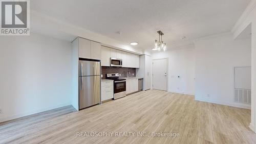 315 - 101 Cathedral High Street, Markham, ON - Indoor Photo Showing Kitchen