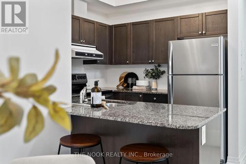 302 - 70 Shipway Avenue, Clarington (Newcastle), ON - Indoor Photo Showing Kitchen With Upgraded Kitchen