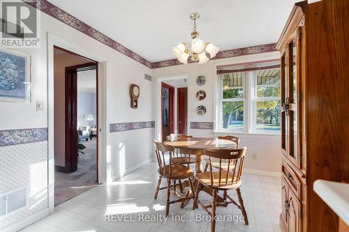 381 Niagara Street, St. Catharines (444 - Carlton/Bunting), ON - Indoor Photo Showing Dining Room