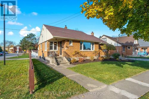 381 Niagara Street, St. Catharines (444 - Carlton/Bunting), ON - Outdoor With Facade