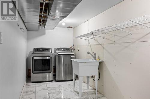 3660 Dougall Avenue, Windsor, ON - Indoor Photo Showing Laundry Room