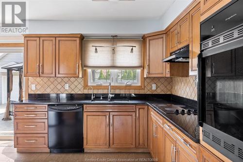 3660 Dougall Avenue, Windsor, ON - Indoor Photo Showing Kitchen