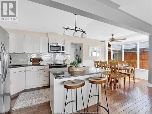 39 Woodbridge Drive, Amherstburg, ON - Indoor Photo Showing Kitchen