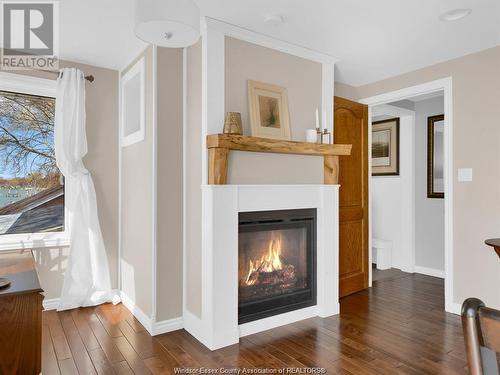 39 Woodbridge Drive, Amherstburg, ON - Indoor Photo Showing Living Room With Fireplace