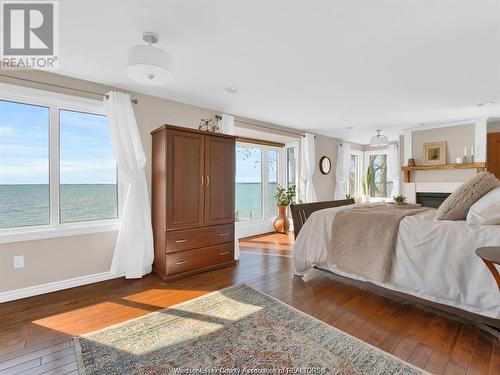 39 Woodbridge Drive, Amherstburg, ON - Indoor Photo Showing Bedroom