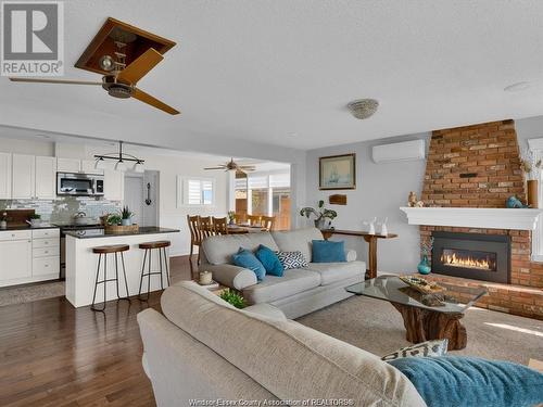 39 Woodbridge Drive, Amherstburg, ON - Indoor Photo Showing Living Room With Fireplace