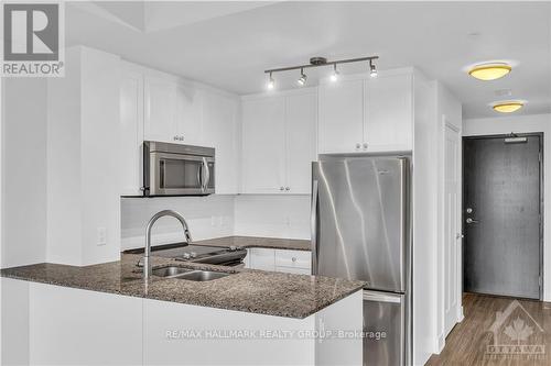 1608 - 1035 Bank Street, Ottawa, ON - Indoor Photo Showing Kitchen With Stainless Steel Kitchen With Double Sink With Upgraded Kitchen