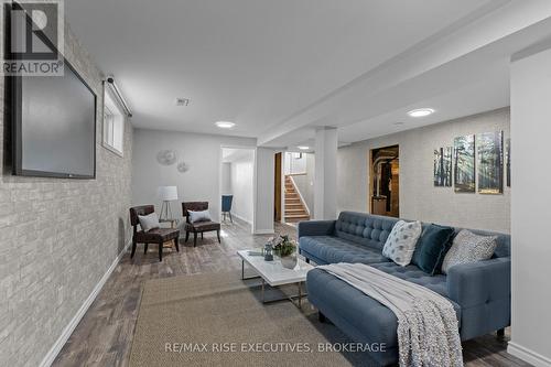 197 Kildare Avenue, Loyalist (Amherstview), ON - Indoor Photo Showing Living Room