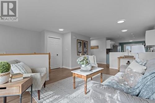 197 Kildare Avenue, Loyalist (Amherstview), ON - Indoor Photo Showing Living Room