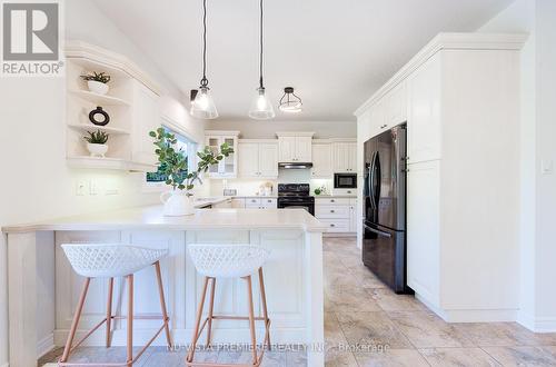 1750 Tigerlily Road, London, ON - Indoor Photo Showing Kitchen