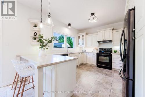 1750 Tigerlily Road, London, ON - Indoor Photo Showing Kitchen