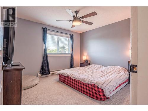 4202 Alexis Park Drive Unit# 215, Vernon, BC - Indoor Photo Showing Bedroom