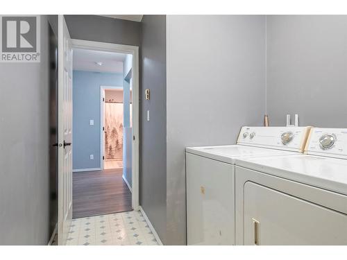 4202 Alexis Park Drive Unit# 215, Vernon, BC - Indoor Photo Showing Laundry Room