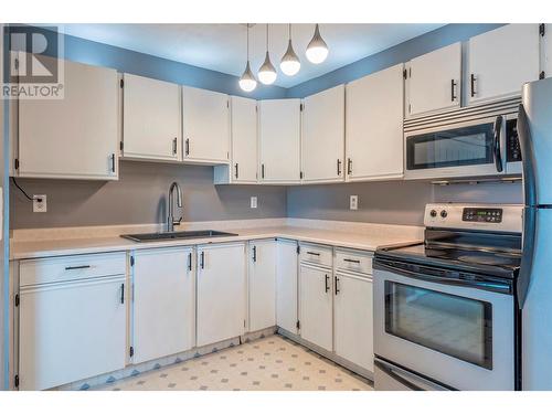 4202 Alexis Park Drive Unit# 215, Vernon, BC - Indoor Photo Showing Kitchen