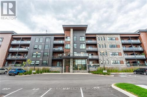 104 - 120 Summersides Boulevard, Pelham, ON - Outdoor With Balcony With Facade