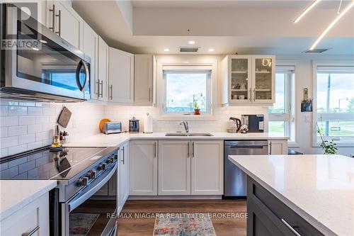 104 - 120 Summersides Boulevard, Pelham, ON - Indoor Photo Showing Kitchen With Stainless Steel Kitchen With Double Sink With Upgraded Kitchen