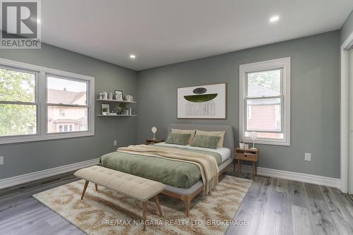 5197 Second Avenue, Niagara Falls, ON - Indoor Photo Showing Bedroom