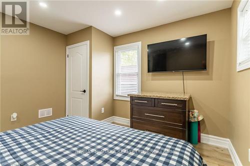 5197 Second Avenue, Niagara Falls, ON - Indoor Photo Showing Bedroom