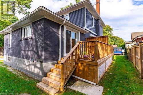 5197 Second Avenue, Niagara Falls, ON - Outdoor With Deck Patio Veranda With Exterior