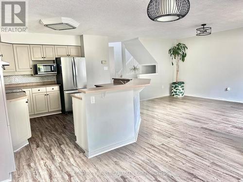 21 Axford Parkway, St. Thomas, ON - Indoor Photo Showing Kitchen With Stainless Steel Kitchen